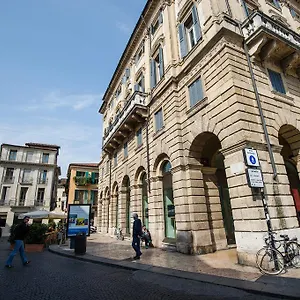 https://vicolo-rensi-3593-verona.hotelinveneto.com