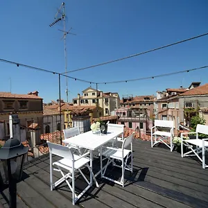 residence-la-fenice.hotelslidodijesolo.com/